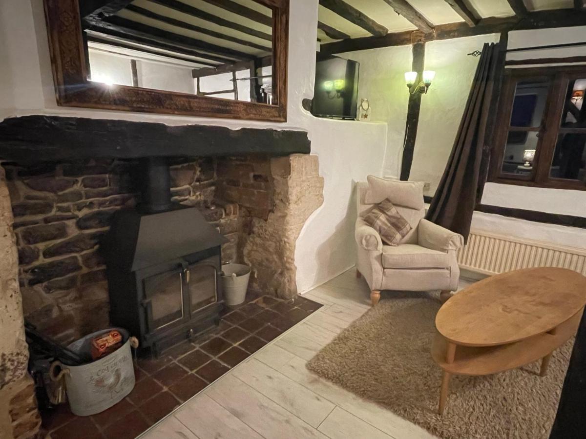 Thatched With Wood Burner 16th Century Oxford